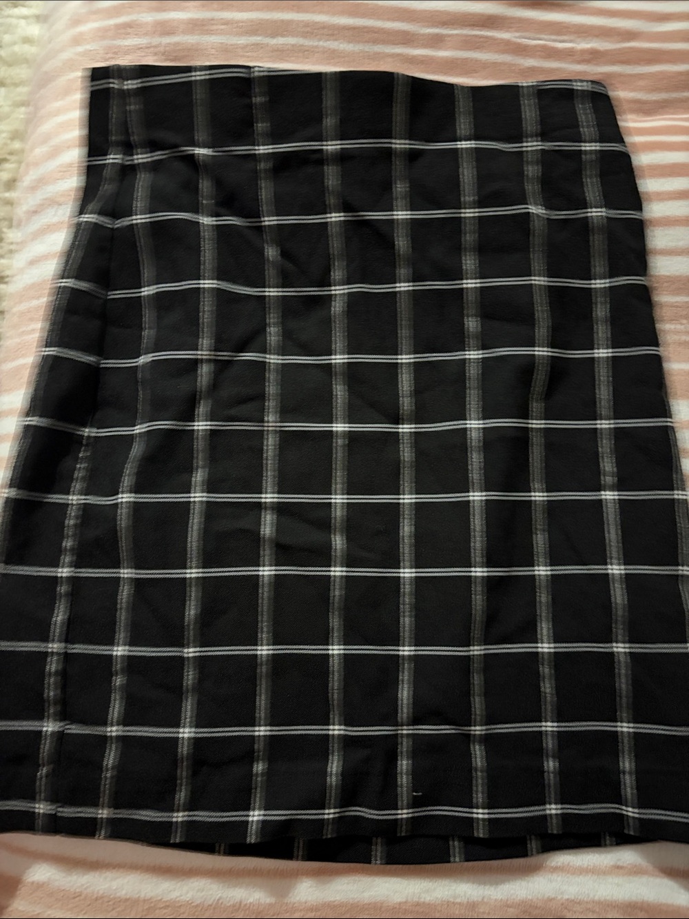 Plaid Mini Skirt in Black & Gray Size Small